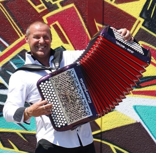 Le Tailleur à Travers Les époques : Une Histoire De Raffinement Et D